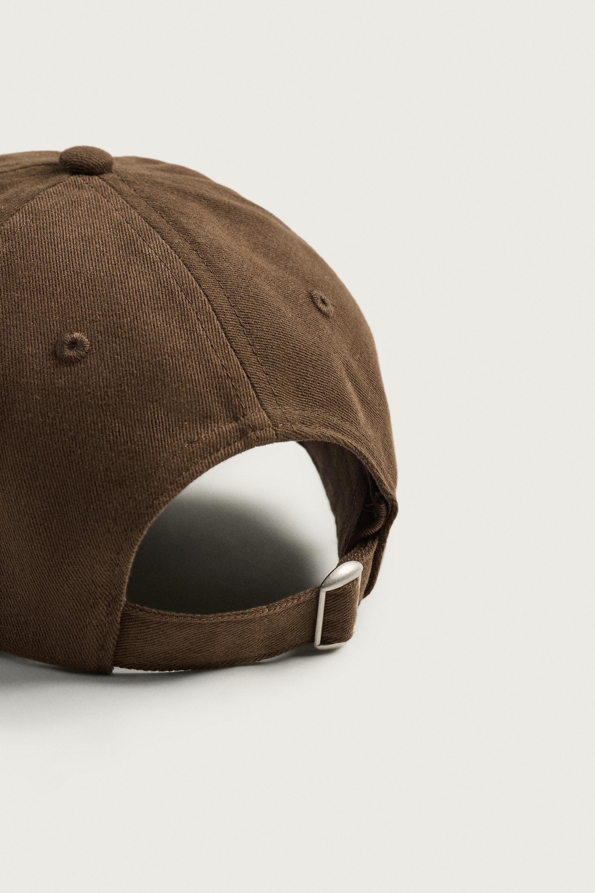 FRUIT OF THE LOOM™ EMBROIDERED WASHED CAP
